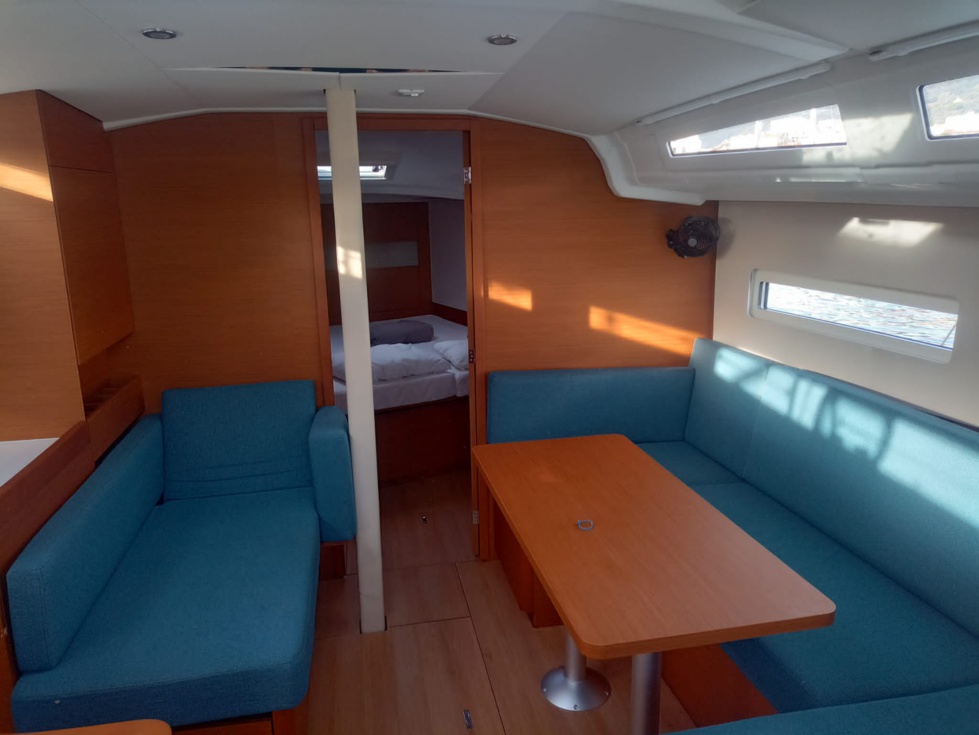 L'OURS, Sun Odyssey 349 - 2017 - 3 cabines + 1 sdb