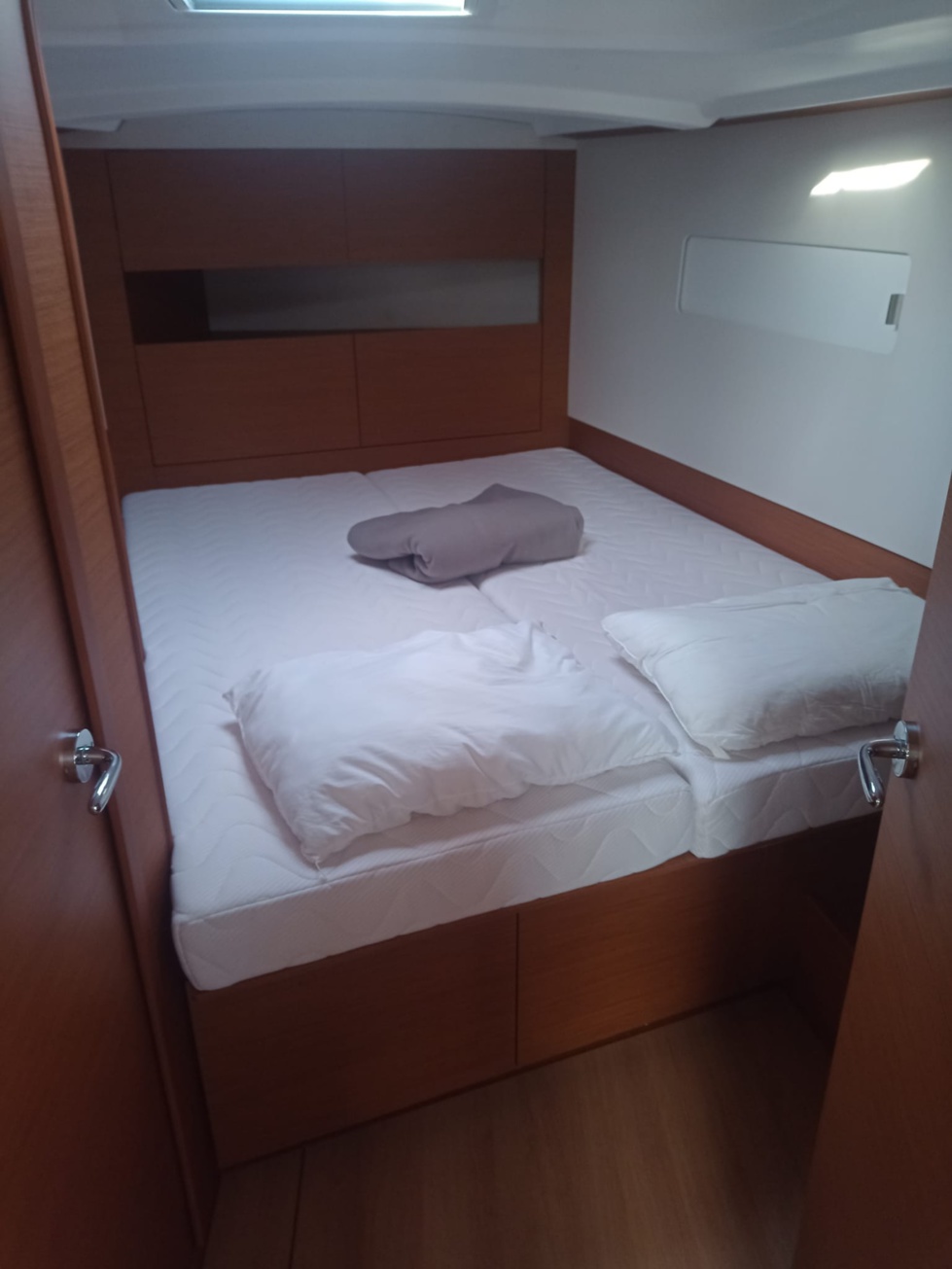 P'TIT LOUP, Sun Odyssey 410 - 2023 - 3 cabines + carré convertible + 2 sdb P'TIT LOUP, Sun Odyssey 410 - 2023 - 3 cabines + carré convertible + 2 sdb