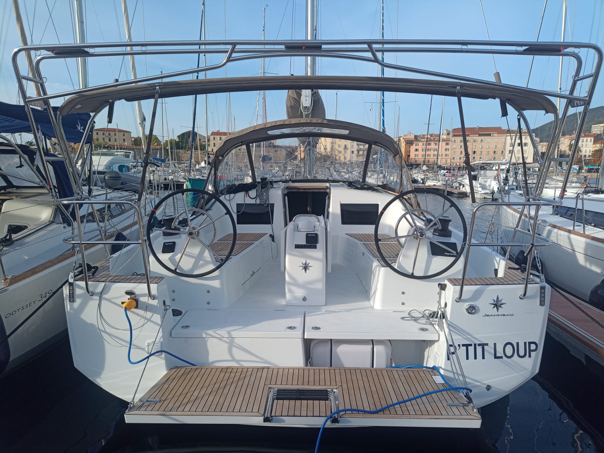 P'TIT LOUP, Sun Odyssey 410 - 2023 - 3 cabines + carré convertible + 2 sdb