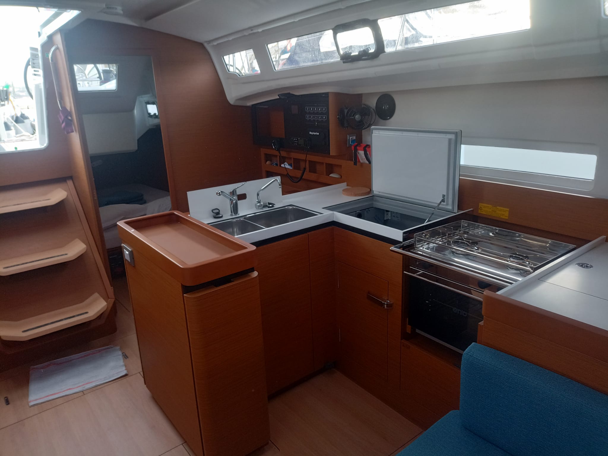 L'OURS, Sun Odyssey 349 - 2017 - 3 cabines + 1 sdb