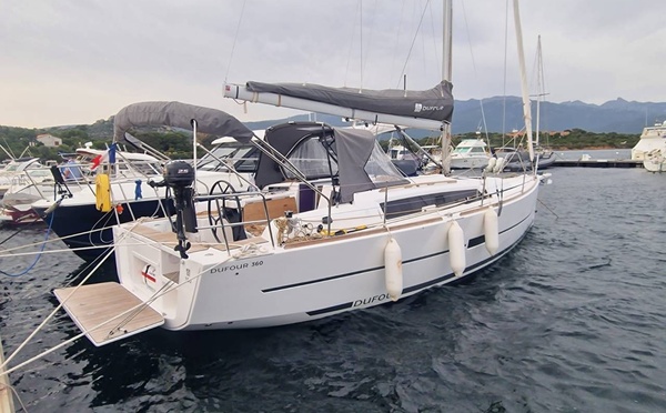 DZAMA -DUFOUR 360 DE 2022 3 CABINES + 1 SDB